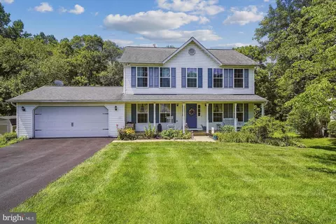 5824 Miriam Dr, Sykesville, MD 21784