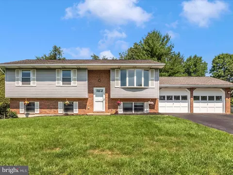 6210 Monroe Ave, Sykesville, MD 21784