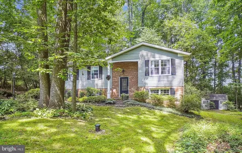 702 Scotsdale Rd, Westminster, MD 21157