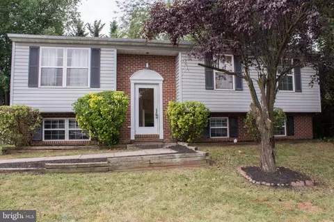 5 Tuscarora Trl, Taneytown, MD 21787