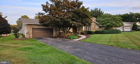 2209 Cherokee Dr, Westminster, MD 21157