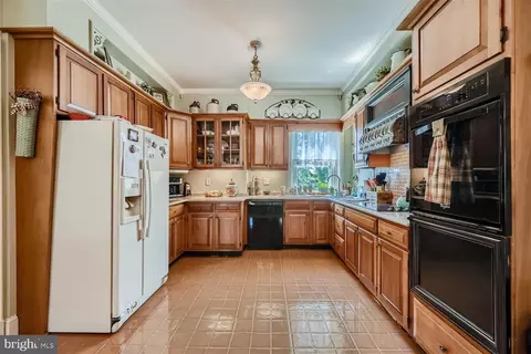 262 E Main St, Westminster, MD 21157 photo 9