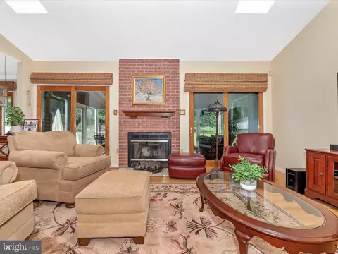 830 Jessica Lee Ln, Westminster, MD 21157 photo 6