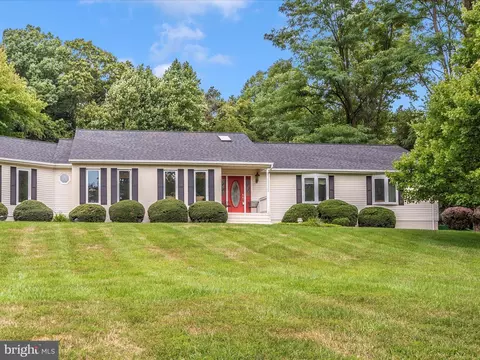 830 Jessica Lee Ln, Westminster, MD 21157 photo 2