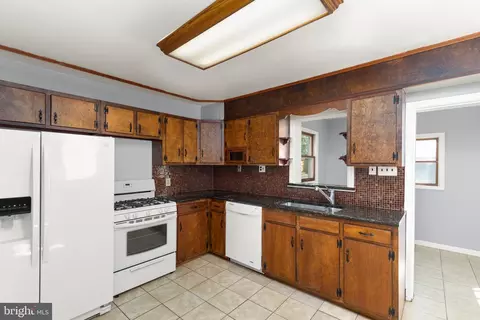 439 Maple Ave, Westminster, MD 21157 photo 8