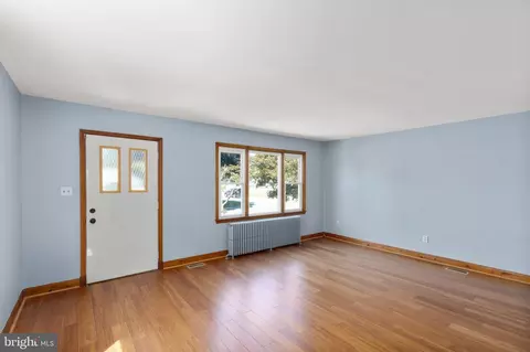 439 Maple Ave, Westminster, MD 21157 photo 6