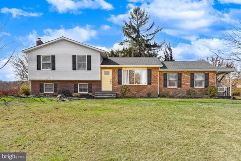 2718 Hi View Dr, Hampstead, MD 21074