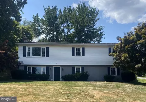 633 Geneva Dr, Westminster, MD 21157