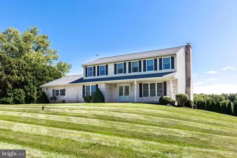 3413 Pine Cir S, Westminster, MD 21157