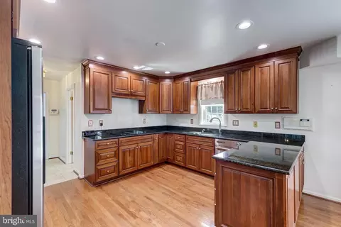 3413 Pine Cir S, Westminster, MD 21157 photo 2
