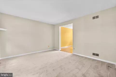 677 Windsor Dr, Westminster, MD 21158 photo 5