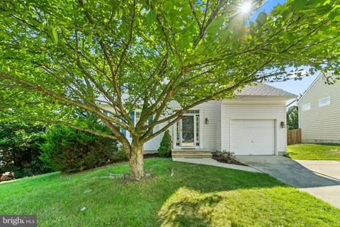 677 Windsor Dr, Westminster, MD 21158 photo 2