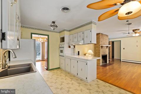 2302 Susanann Dr, Hampstead, MD 21074 photo 10