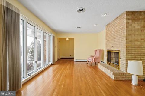 2302 Susanann Dr, Hampstead, MD 21074 photo 4