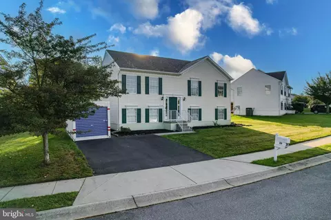 26 Kwanzan St, Taneytown, MD 21787