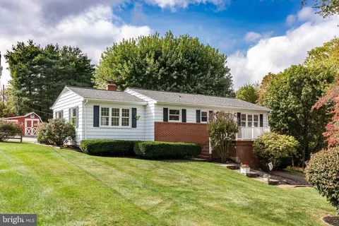 528 Hillside Ct, Westminster, MD 21157
