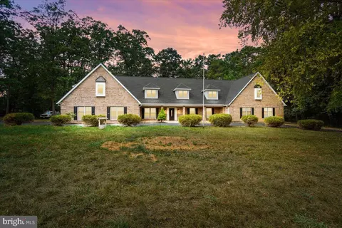 4212 Navajo Dr, Westminster, MD 21157