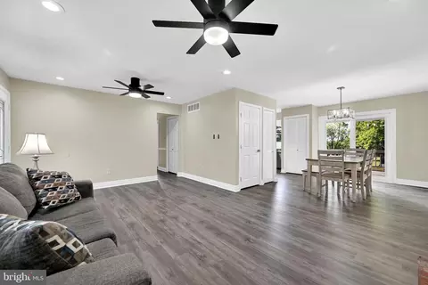 4827 Dave Rill Rd, Hampstead, MD 21074 photo 6