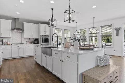 964 Oak Tree Rd, Westminster, MD 21157 photo 3