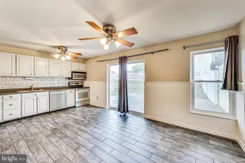 801 Ewing Dr, Westminster, MD 21158 photo 7