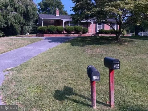 902 Rolling Ridge Dr, Westminster, MD 21157