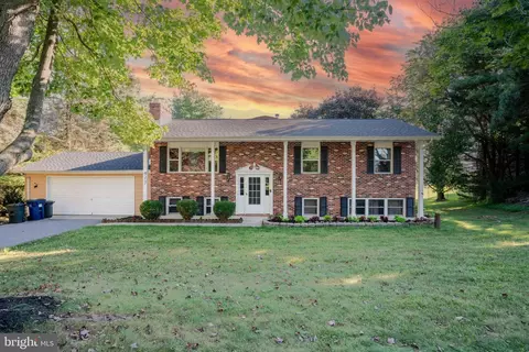 913 Cindy Ln, Westminster, MD 21157