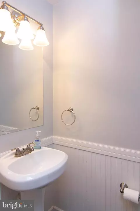 434 Logan Dr, Westminster, MD 21157 photo 5
