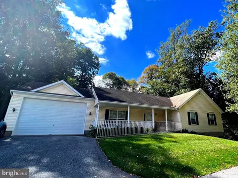 4017 Sharecropper Dr, Hampstead, MD 21074 photo 2