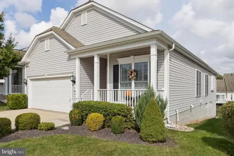 19 Hayride Ln #205, Taneytown, MD 21787