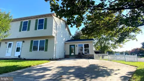 31 Courier Dr, Taneytown, MD 21787