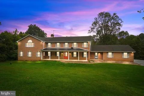 830 Chanter Dr, Westminster, MD 21157