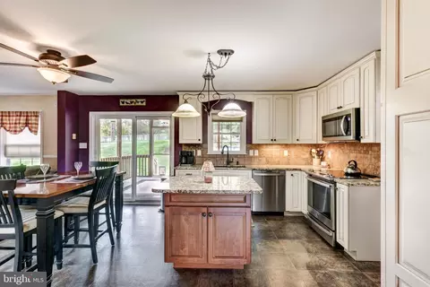 1238 Allview Dr, Hampstead, MD 21074 photo 9