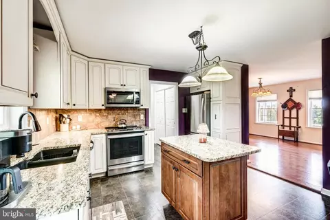 1238 Allview Dr, Hampstead, MD 21074 photo 13