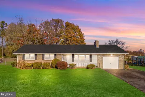 1610 Davinda Dr, Finksburg, MD 21048