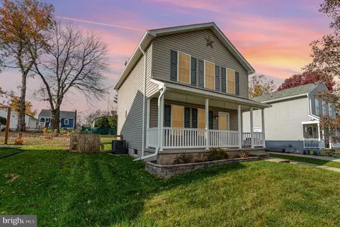 217 Maryland Ave, Taneytown, MD 21787