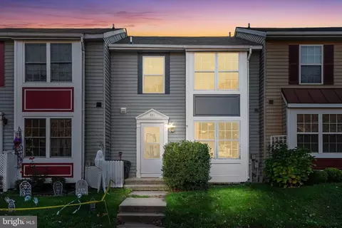884 Gaming Sq, Hampstead, MD 21074