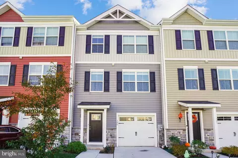 326 Crimson Ave, Taneytown, MD 21787