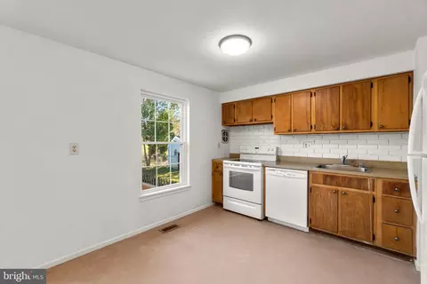 839 Ewing Dr, Westminster, MD 21158 photo 5