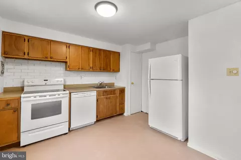 839 Ewing Dr, Westminster, MD 21158 photo 4