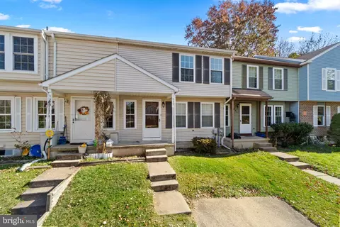 839 Ewing Dr, Westminster, MD 21158 photo 2
