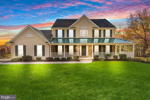 6955 Zinnia Dr, Sykesville, MD 21784