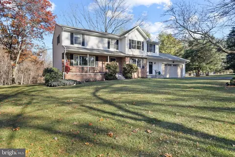 4607 London Bridge Rd, Sykesville, MD 21784