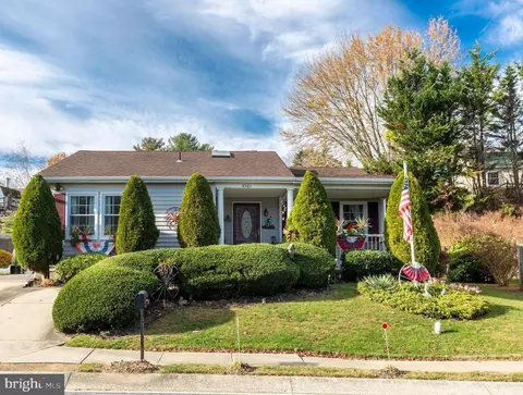 4301 Sycamore Dr, Hampstead, MD 21074