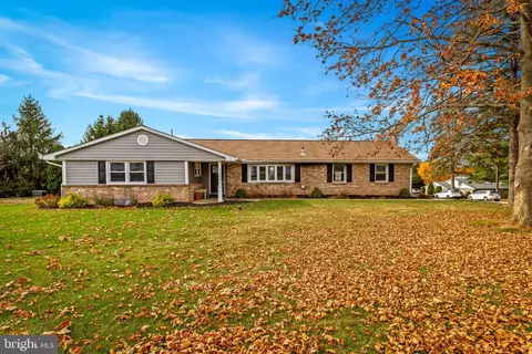 1020 Highfield Dr, Hampstead, MD 21074
