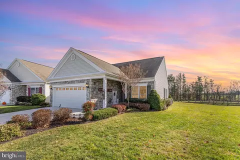 516 Clubside Dr #241, Taneytown, MD 21787