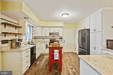 2132 Herbert Ave, Westminster, MD 21157 photo 9
