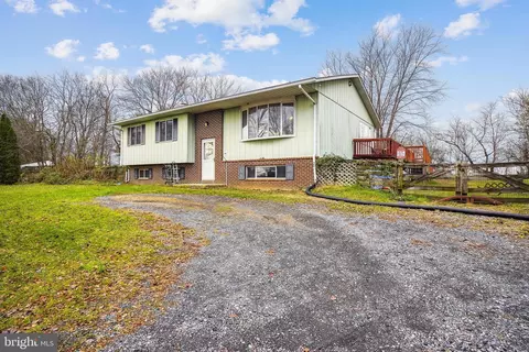 1604 Old New Windsor Rd, New Windsor, MD 21776
