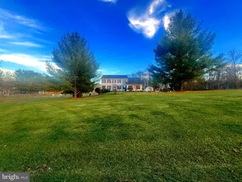 2305 Leeward Dr, Westminster, MD 21158