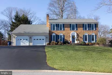 621 Tanglewood Dr, Sykesville, MD 21784