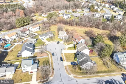 3869 Yellowstone Ct, Hampstead, MD 21074